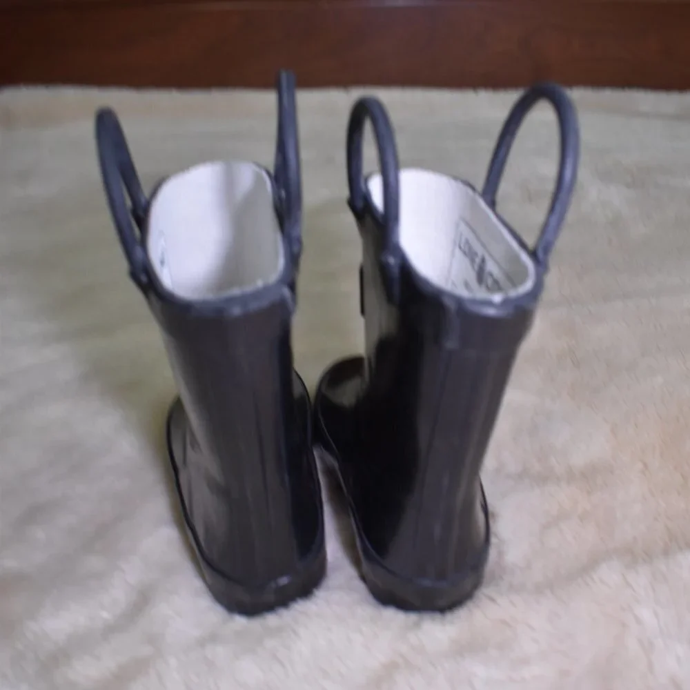 Kids Black Rain Boots Size 4 BPA Free Rubber Waterproof